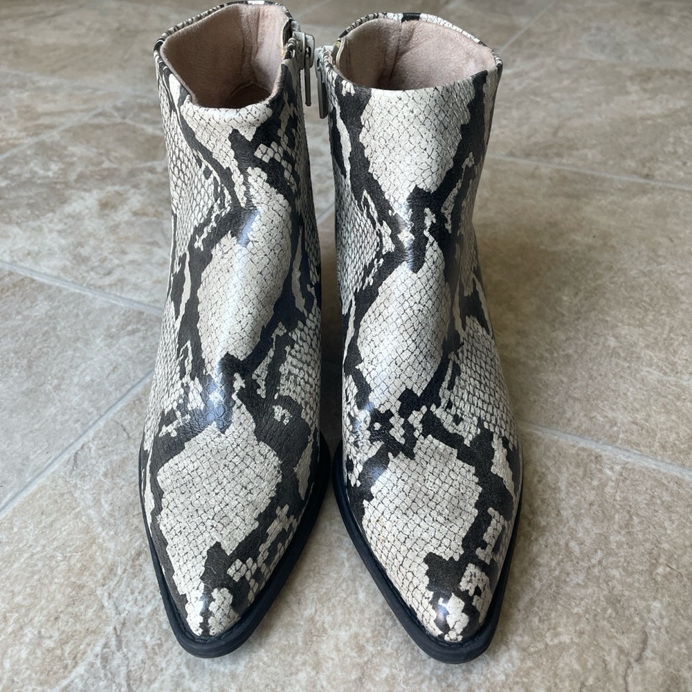 SOUL Naturalizer Mikey Boots 6.5 Ivory Snakeskin Western Booties